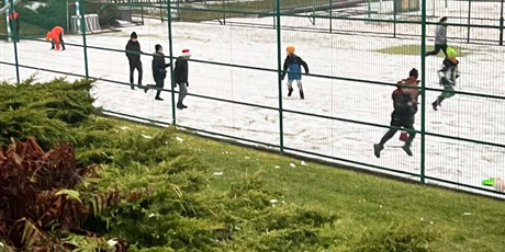 Powiększ grafikę: biala-szkola-w-wygoninie-662796.jpg