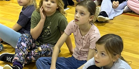 Powiększ grafikę: biala-szkola-w-wygoninie-662799.jpg