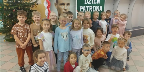 Powiększ grafikę: dzien-patrona-663102.jpg