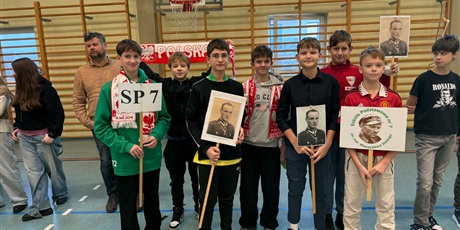 Powiększ grafikę: dzien-patrona-663108.jpg