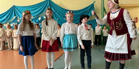 Powiększ grafikę: jaselka-w-naszej-szkole-668535.jpg