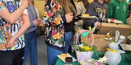 Powiększ grafikę: kiermasz-wielkanocny-684318.jpg