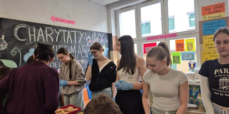 Powiększ grafikę: kiermasz-wielkanocny-684323.jpg