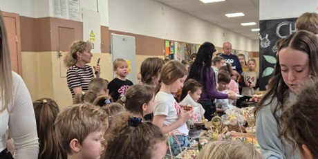 Powiększ grafikę: kiermasz-wielkanocny-684331.jpg