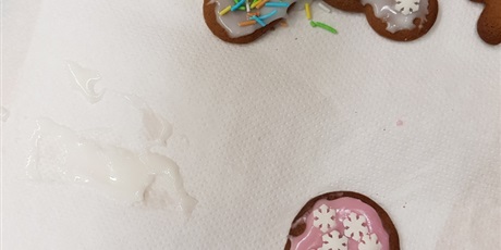 Powiększ grafikę: malowanie-piernikow-w-klasie-v-b-145870.jpg