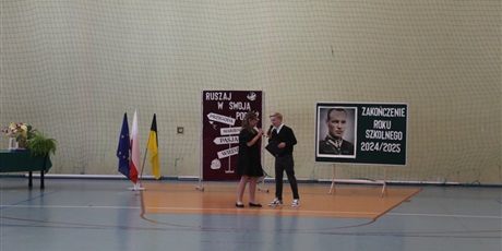 Powiększ grafikę: pozegnanie-klas-8-631208.jpg
