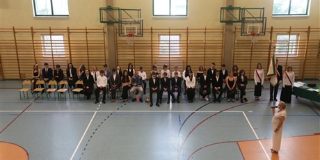 Powiększ grafikę: pozegnanie-klas-8-631209.jpg
