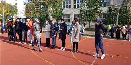 Powiększ grafikę: probna-ewakuacja-w-szkole-szybko-sprawnie-i-przede-wszystkim-bezpiecznie-222453.jpg