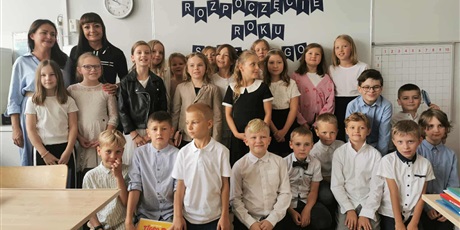 Powiększ grafikę: rozpoczecie-roku-szkolnego-2025-2026-636391.jpg