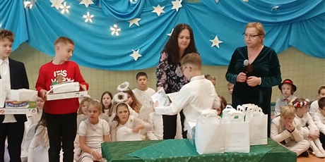 Powiększ grafikę: rozstrzygniecie-konkursu-slodka-kartka-dla-seniora-668507.jpg