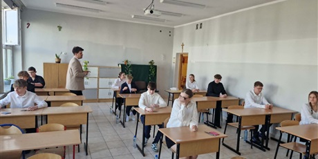 Powiększ grafikę: trzy-dni-egzaminow-osmoklasisty-juz-za-nami-693335.jpg