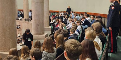 Powiększ grafikę: wizyta-w-sejmie-rp-656054.jpg