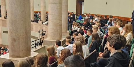 Powiększ grafikę: wizyta-w-sejmie-rp-656056.jpg