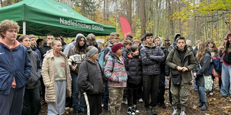 Wspólne sadzenie drzew na Matarni