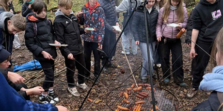 Powiększ grafikę: wspolne-sadzenie-drzew-na-matarni-650644.jpg