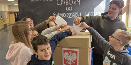 Powiększ grafikę: wybory-do-samorzadu-uczniowskiego-645177.jpg