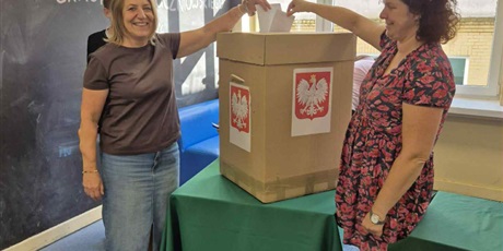 Powiększ grafikę: wybory-do-samorzadu-uczniowskiego-645180.jpg