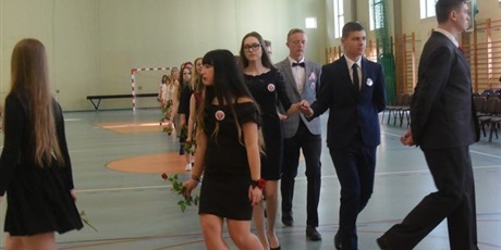 Powiększ grafikę: zakonczenie-roku-szkolnego-2018-2019-dla-klas-3-gimnazjum-i-8-klas-szkoly-podstawowej-80655.jpg