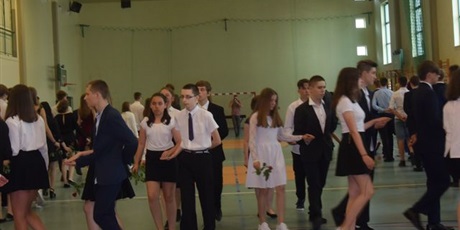 Powiększ grafikę: zakonczenie-roku-szkolnego-2018-2019-dla-klas-3-gimnazjum-i-8-klas-szkoly-podstawowej-80661.jpg