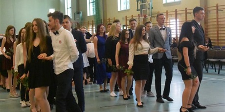 Powiększ grafikę: zakonczenie-roku-szkolnego-2018-2019-dla-klas-3-gimnazjum-i-8-klas-szkoly-podstawowej-80665.jpg