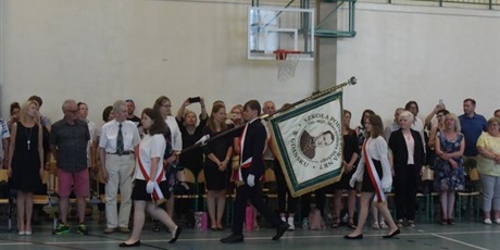 Powiększ grafikę: zakonczenie-roku-szkolnego-2018-2019-dla-klas-3-gimnazjum-i-8-klas-szkoly-podstawowej-80692.jpg