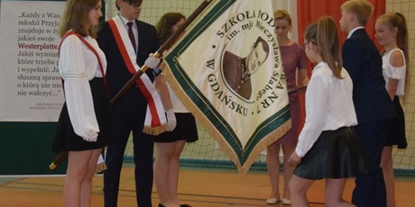 Powiększ grafikę: zakonczenie-roku-szkolnego-2018-2019-dla-klas-3-gimnazjum-i-8-klas-szkoly-podstawowej-80696.jpg