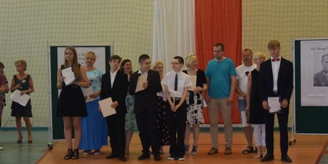 Powiększ grafikę: zakonczenie-roku-szkolnego-2018-2019-dla-klas-3-gimnazjum-i-8-klas-szkoly-podstawowej-80725.jpg