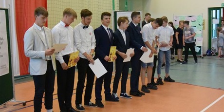 Powiększ grafikę: zakonczenie-roku-szkolnego-2018-2019-dla-klas-3-gimnazjum-i-8-klas-szkoly-podstawowej-80742.jpg
