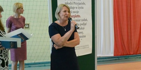 Powiększ grafikę: zakonczenie-roku-szkolnego-2018-2019-dla-klas-3-gimnazjum-i-8-klas-szkoly-podstawowej-80744.jpg