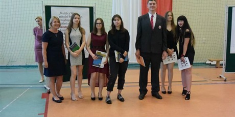 Powiększ grafikę: zakonczenie-roku-szkolnego-2018-2019-dla-klas-3-gimnazjum-i-8-klas-szkoly-podstawowej-80747.jpg