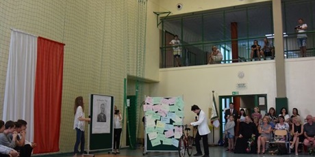 Powiększ grafikę: zakonczenie-roku-szkolnego-2018-2019-dla-klas-3-gimnazjum-i-8-klas-szkoly-podstawowej-80757.jpg