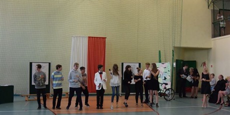 Powiększ grafikę: zakonczenie-roku-szkolnego-2018-2019-dla-klas-3-gimnazjum-i-8-klas-szkoly-podstawowej-80759.jpg