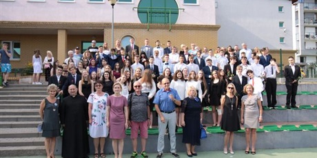 Powiększ grafikę: zakonczenie-roku-szkolnego-2018-2019-dla-klas-3-gimnazjum-i-8-klas-szkoly-podstawowej-80762.jpg