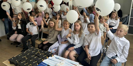 Powiększ grafikę: zakonczenie-roku-szkolnego-2024-2025-631223.jpg