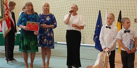 Powiększ grafikę: zakonczenie-roku-szkolnego-2024-2025-631228.jpg