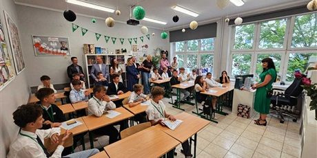 Powiększ grafikę: zakonczenie-roku-szkolnego-2024-2025-631233.jpg